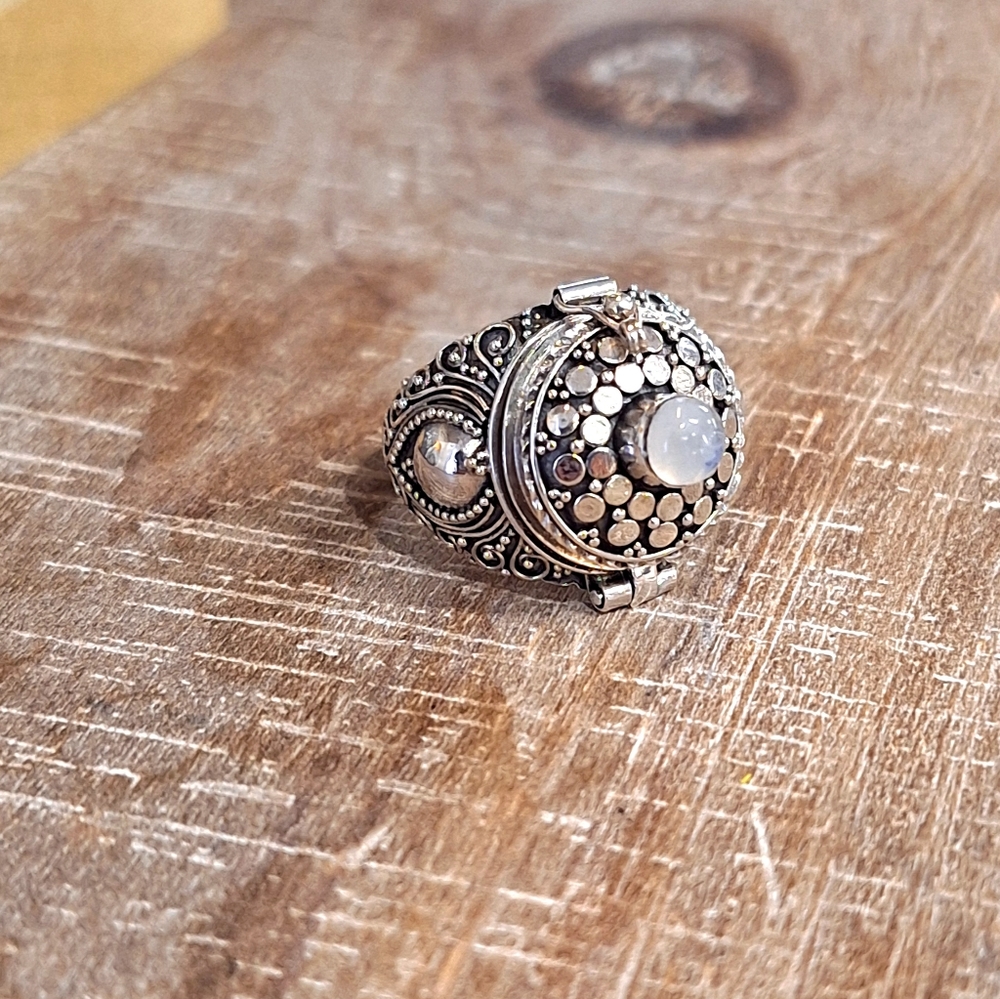 Moonstone, Sterling Silver, Poison Ring- size 6.. NEW!